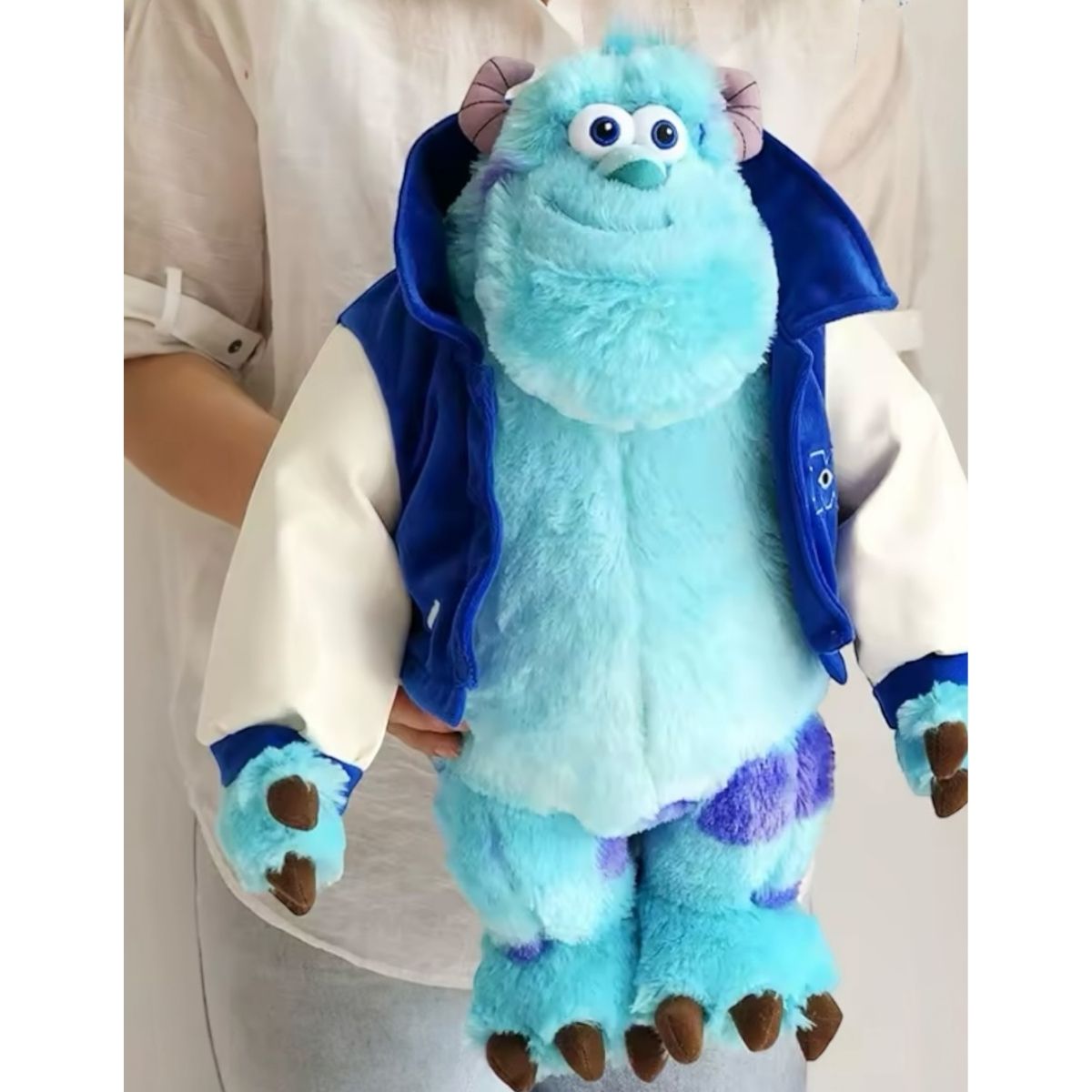 Muñeco De Peluche Sully Monster Inc Color Azul