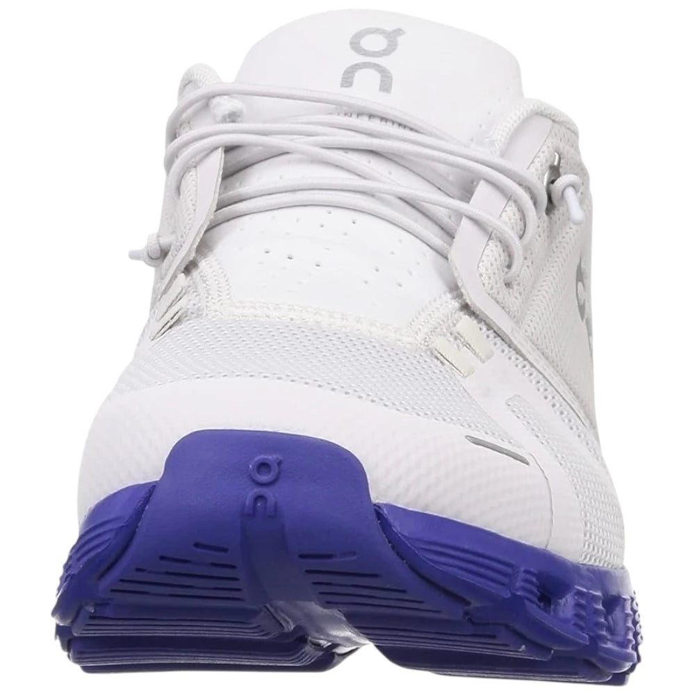 Tenis On Cloud Running Cloud 5 color blanco con suela de goma azul