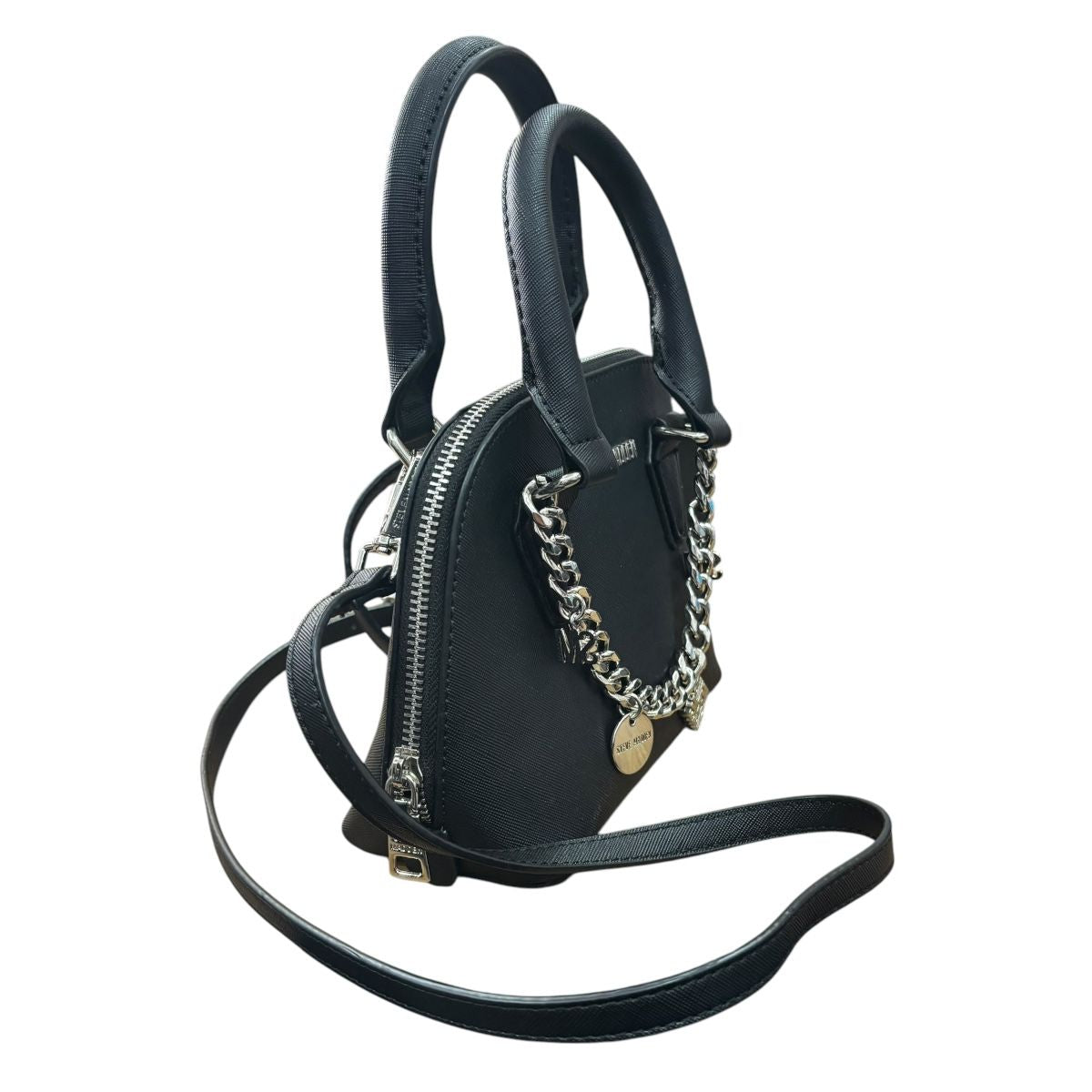Mini Crossbody Steve Madden Color Negro con Asa de Mano y Asa Larga Ajustable