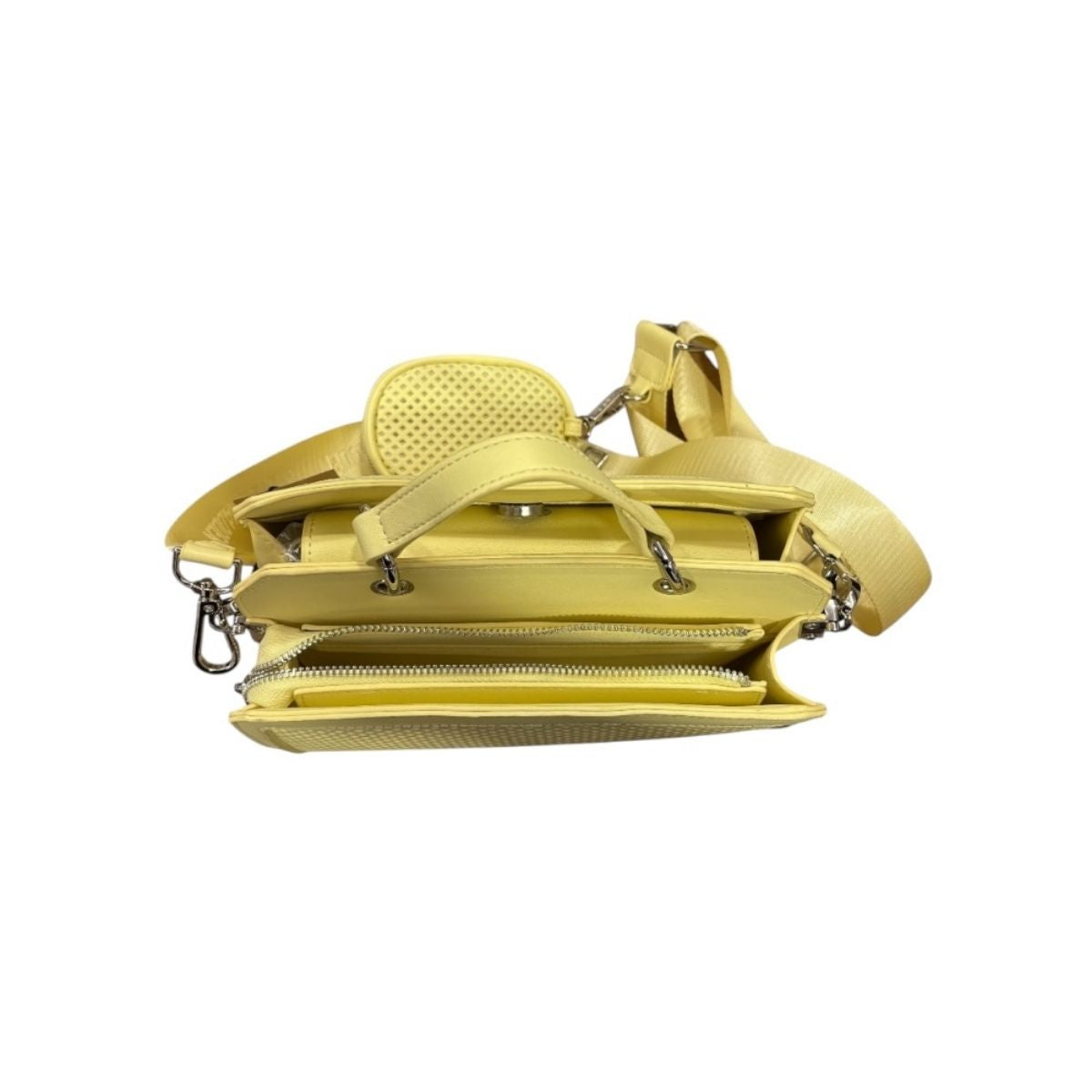 Bolsa Shoulder Steve Madden Color Amarillo Bevelyn Perf con Monedero