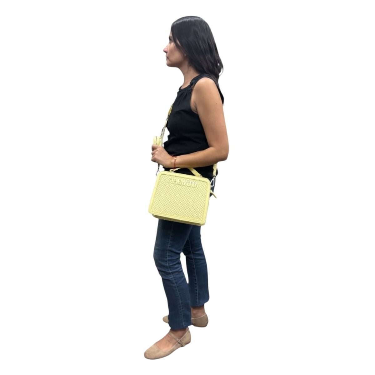 Bolsa Shoulder Steve Madden Color Amarillo Bevelyn Perf con Monedero