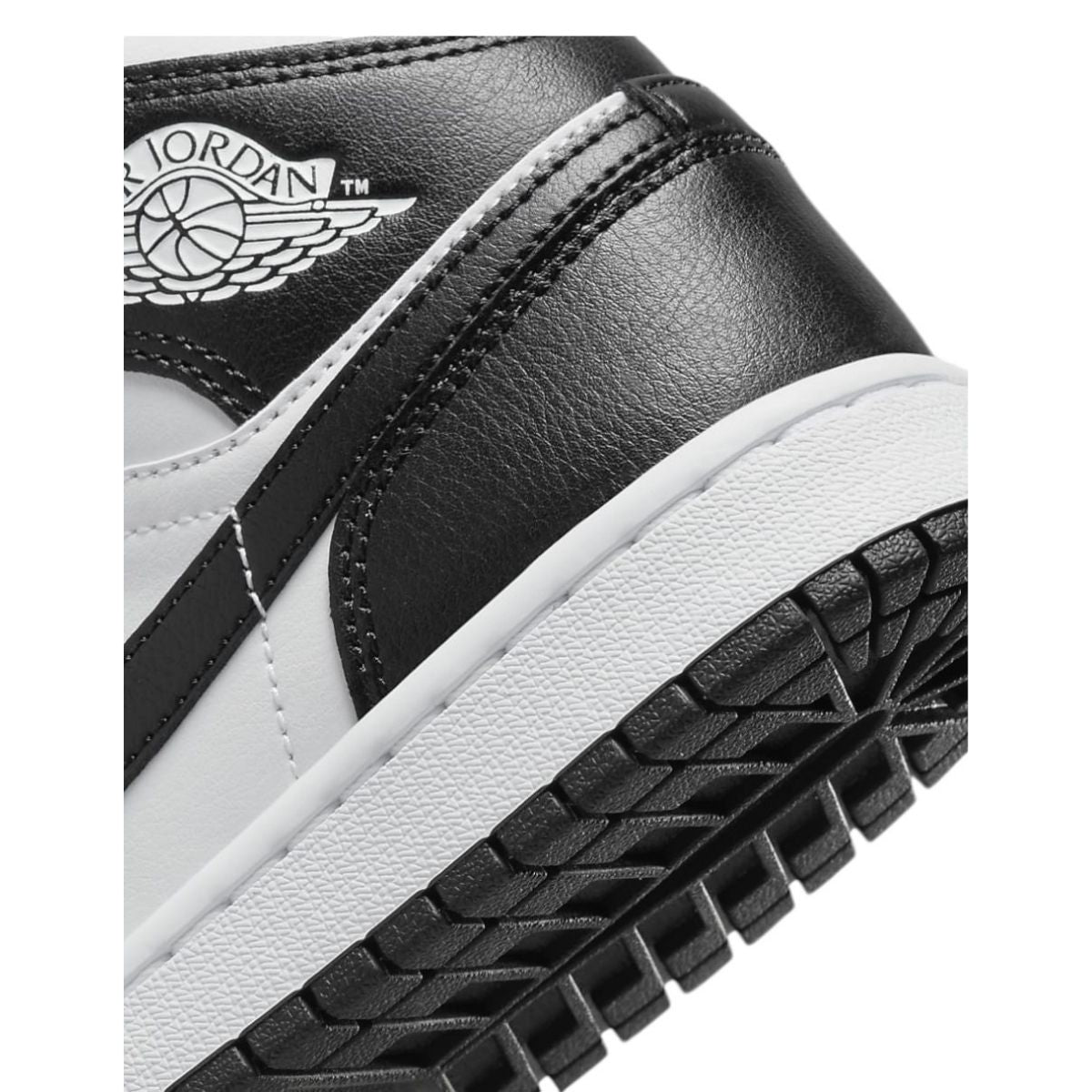 Tenis Nike Jordan Mid 1 Color Negro