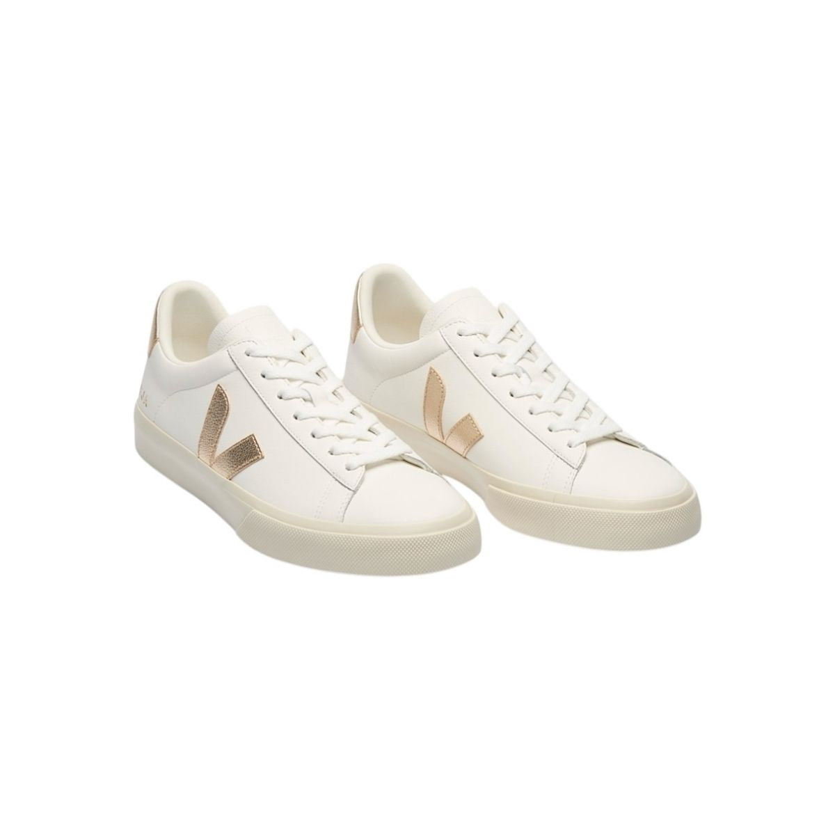 Tenis De Campo Veja Platinum Color Blanco Con Logo Dorado