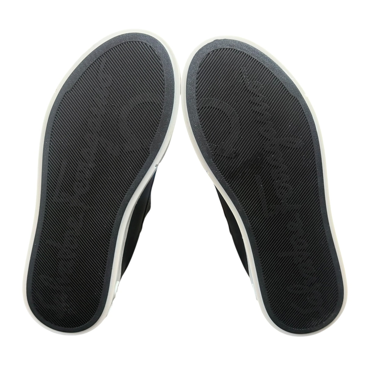 Tenis Ferragamo Gancio color negro con suela color blanco mate